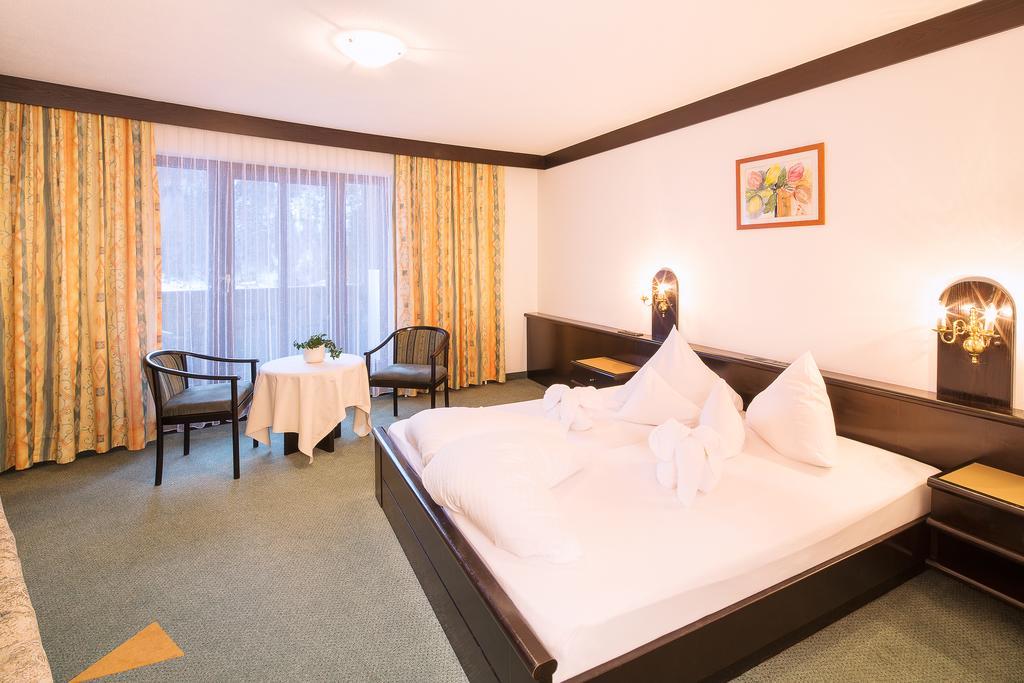 Hotel Neue Burg Nauders Room photo