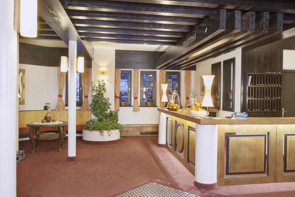 Hotel Neue Burg Nauders Exterior photo